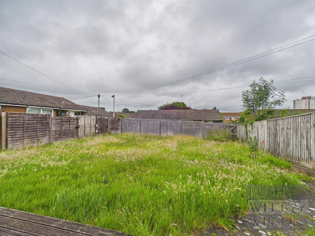 Property photo 2 of 23