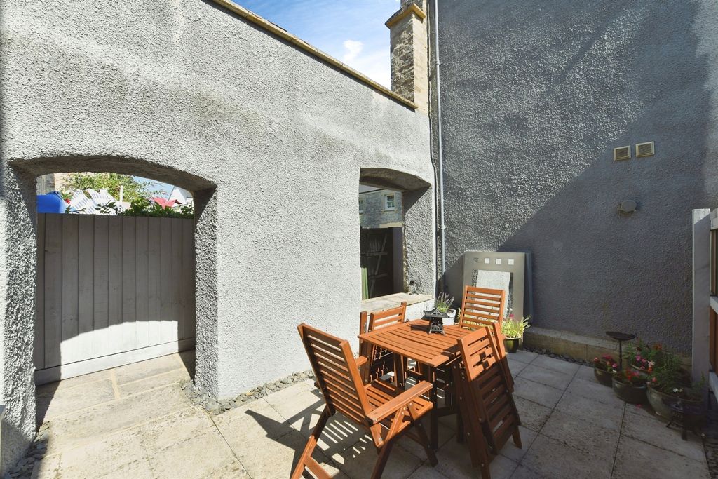 Property photo 3 of 19