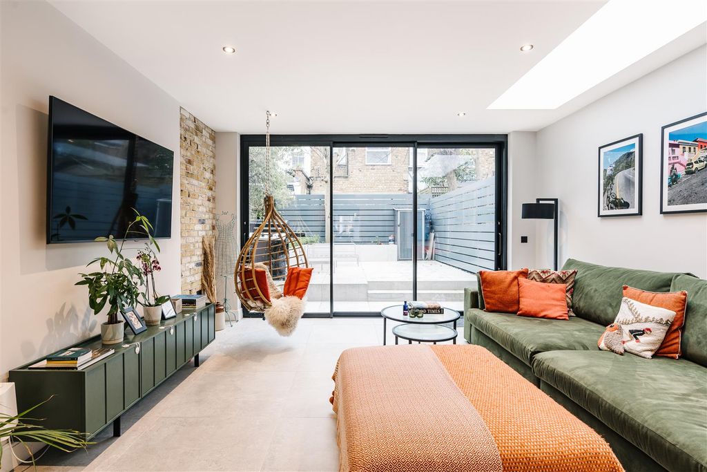 Property photo 3 of 28 Alma_Street-13.Jpg