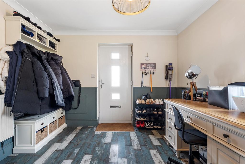 Property photo 3 of 35