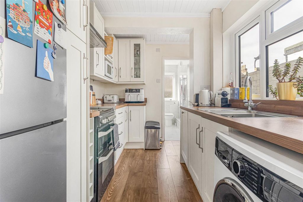 Property photo 3 of 16 12_75170-1.Jpg