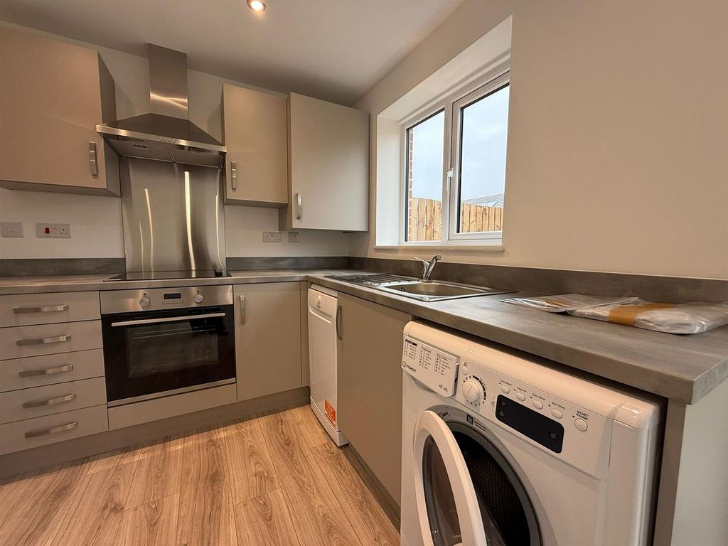 Property photo 2 of 11 8A3Ab687-Cdc4-4307-903E-B0Ade8c03042.Jpg