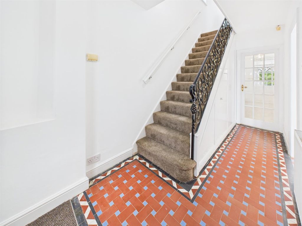 Property photo 3 of 13 Hallway