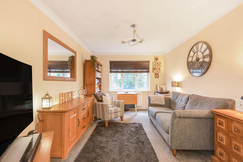 Property photo 2 of 11 Photograph 11