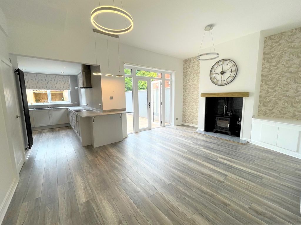 Property photo 3 of 10 Open Plan Family Dining Kitchen