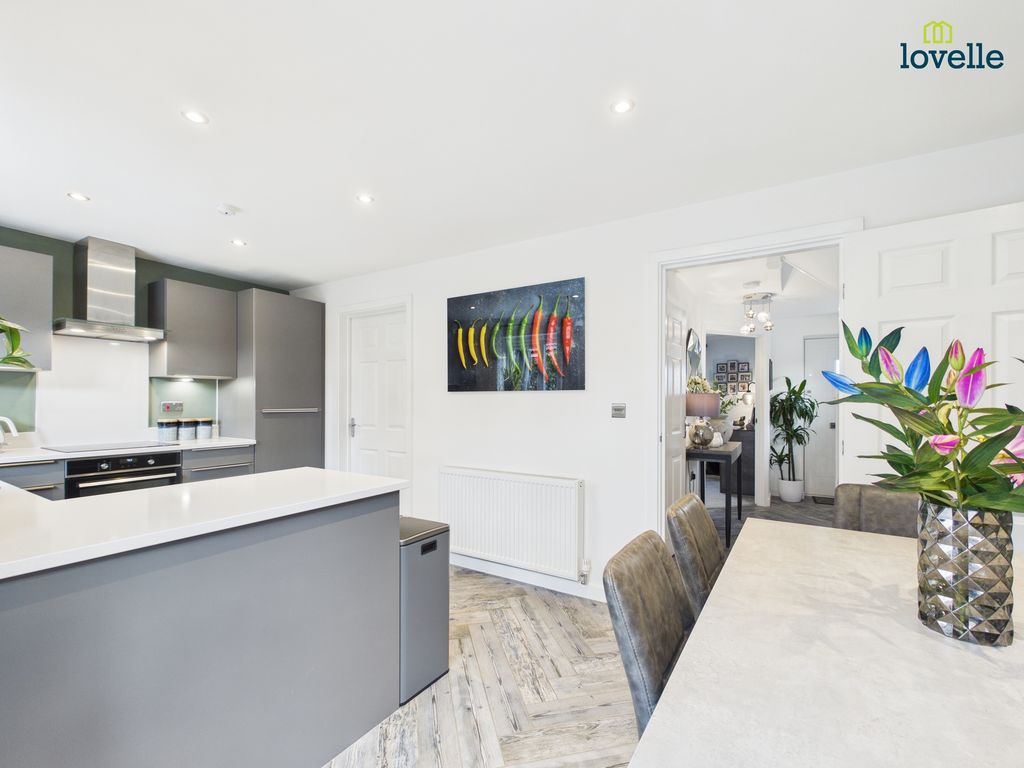 Property photo 3 of 28