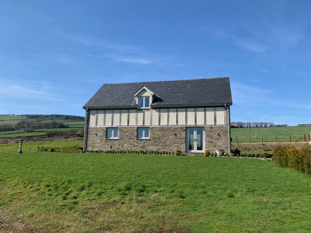 Property photo 1 of 8