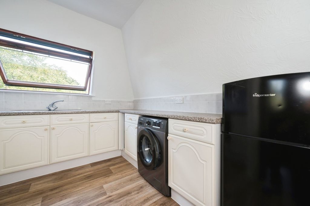 Property photo 3 of 11 Pbox-Img.Jpg
