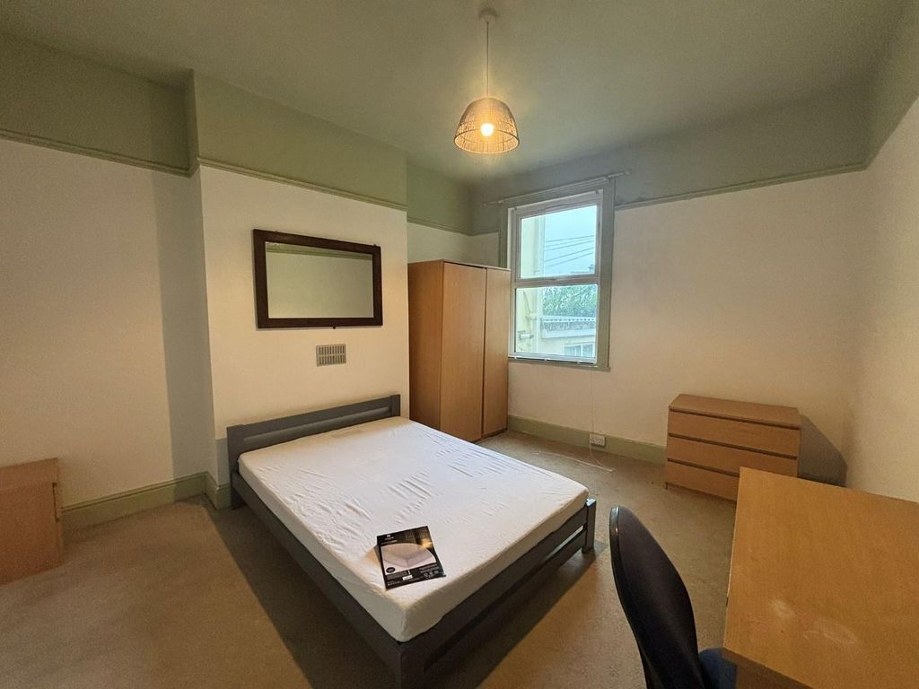 Property photo 3 of 6 R2.Jpg
