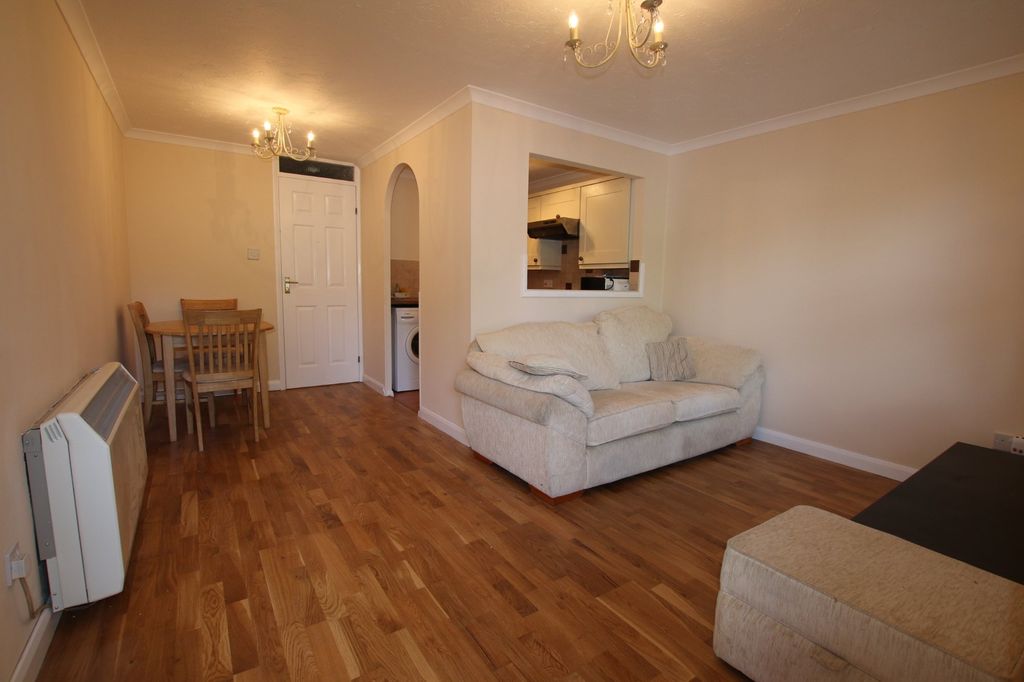 Property photo 2 of 6