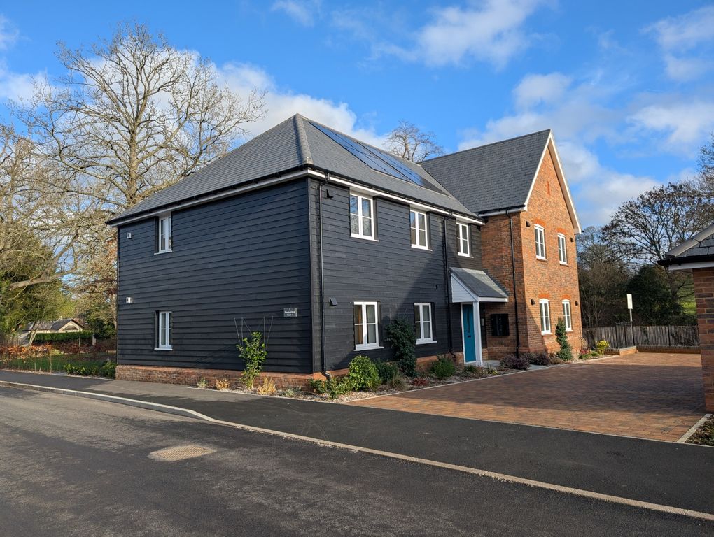 Property photo 2 of 9