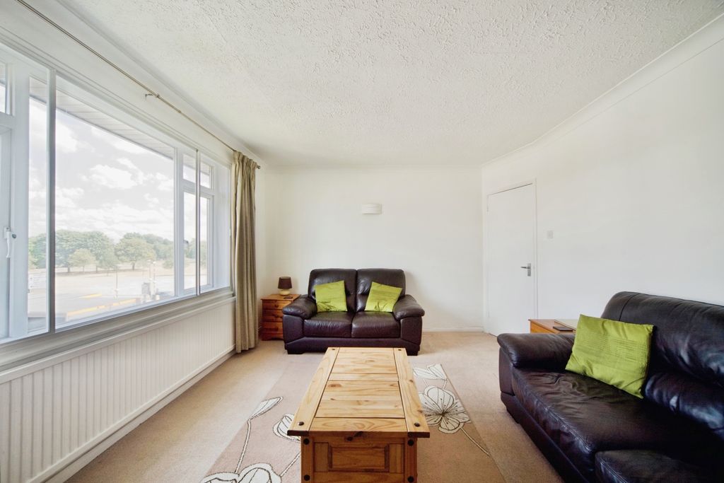 Property photo 3 of 16 Photo