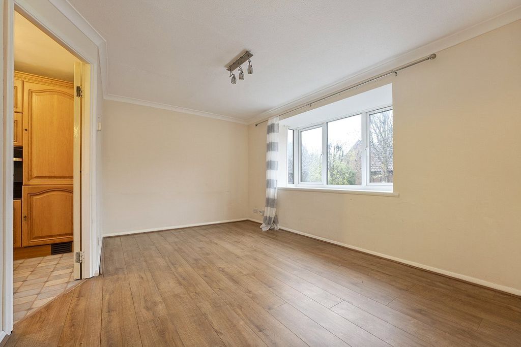 Property photo 2 of 8 Picture No. 16