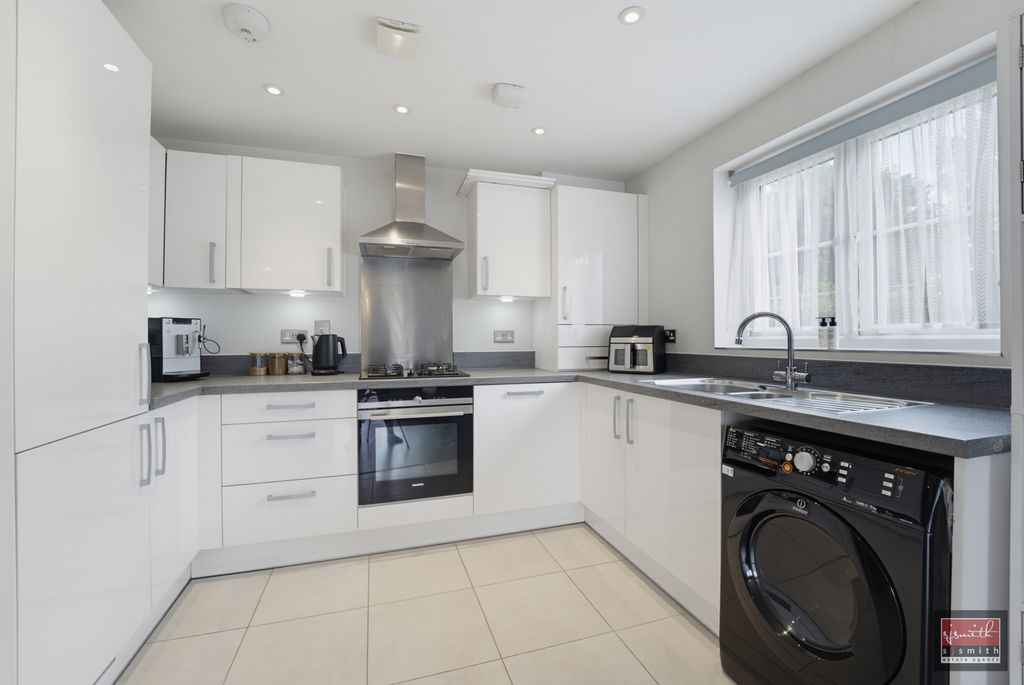 Property photo 3 of 11 Dsc06232