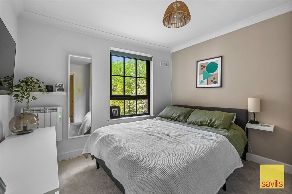 Property photo 2 of 10 Bedroom