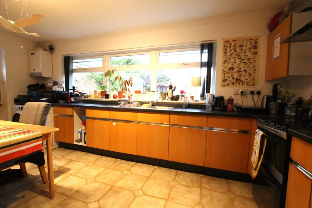 Property photo 2 of 11 Kitchen.Jpg