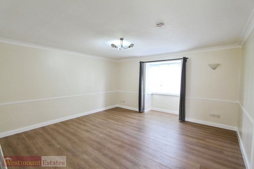 Property photo 2 of 7 Living Room