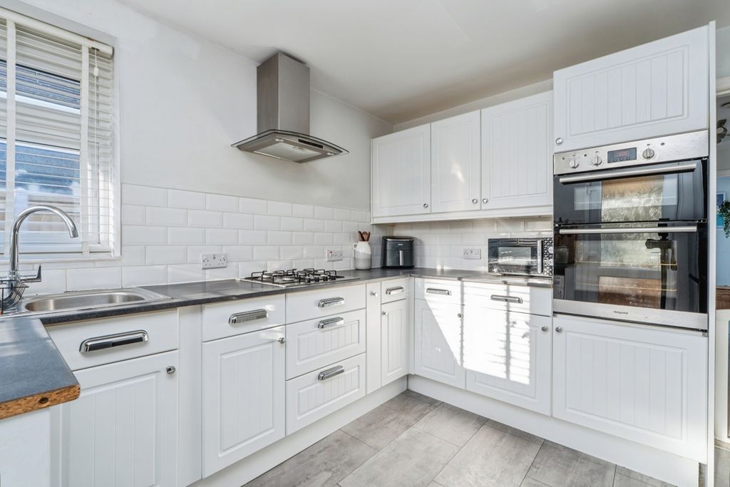 Property photo 2 of 17 Photo