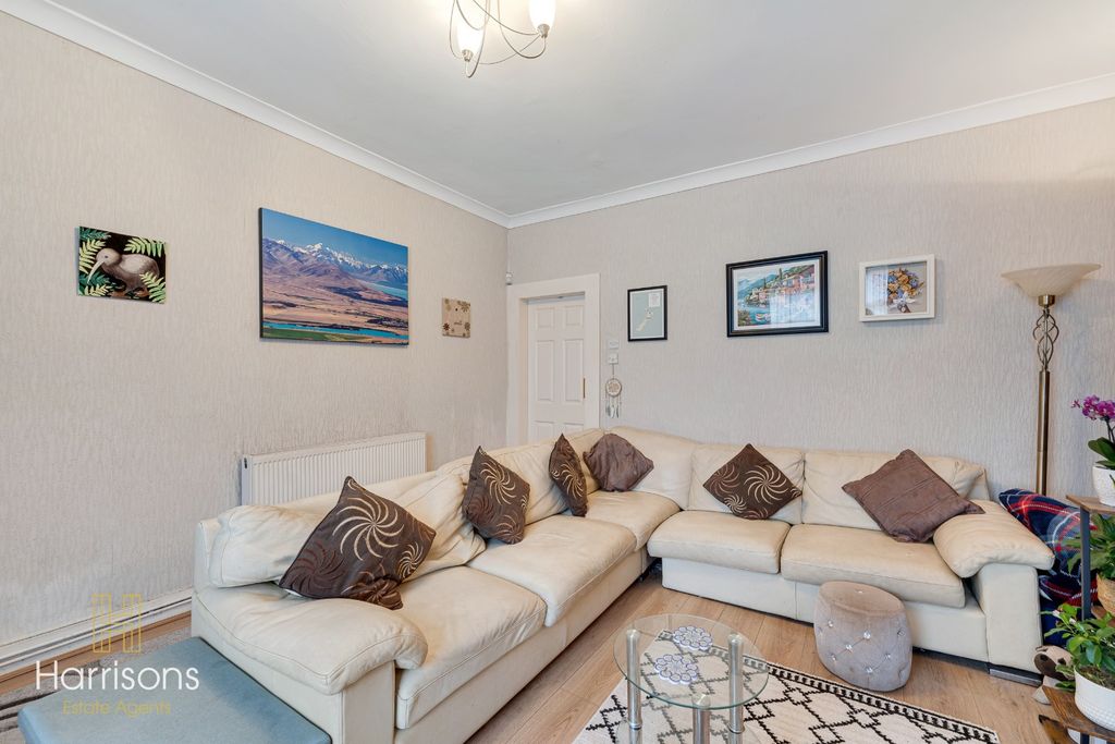 Property photo 3 of 16 5211547