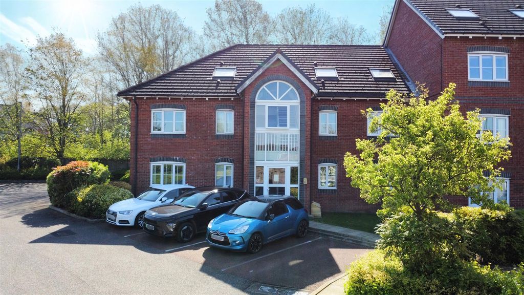 Property photo 2 of 19 Delph Hollow Way For Sale
