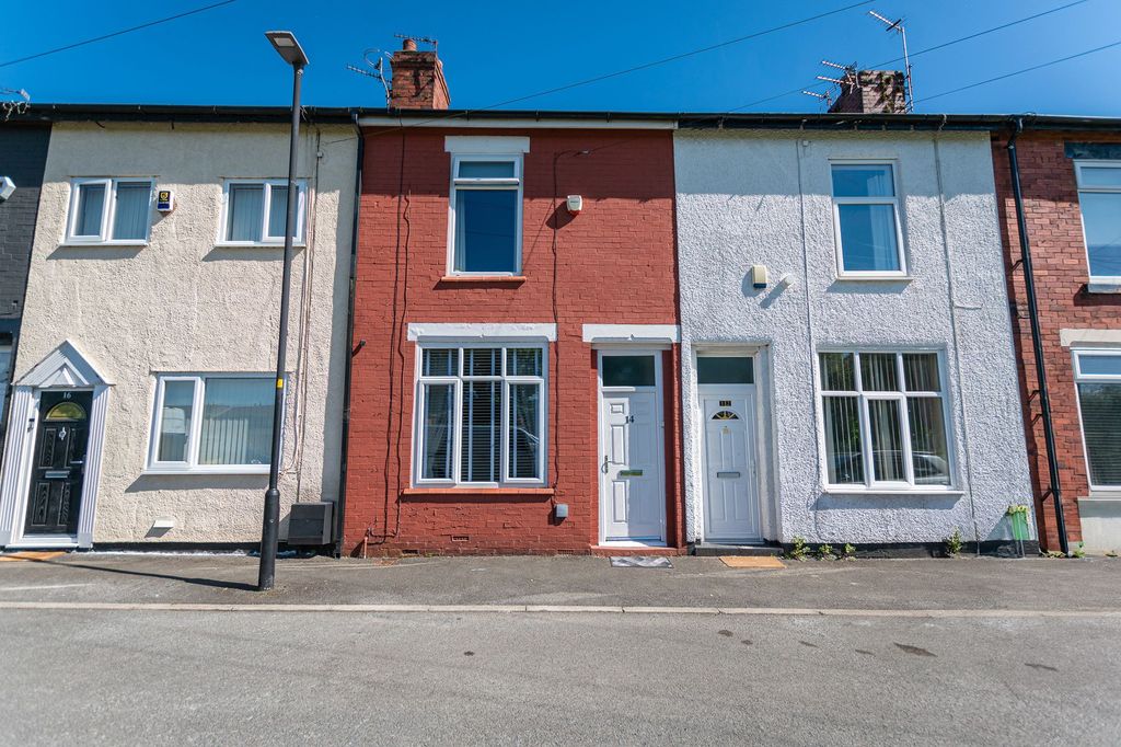 Property photo 1 of 12