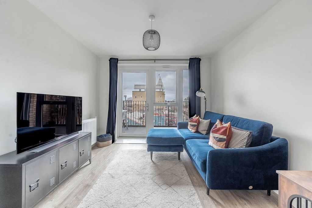 Property photo 3 of 13