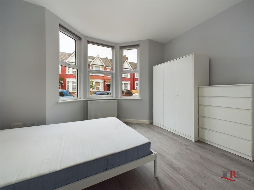 Property photo 2 of 8 Cam02489G0-Pr0063-Still002.Jpg