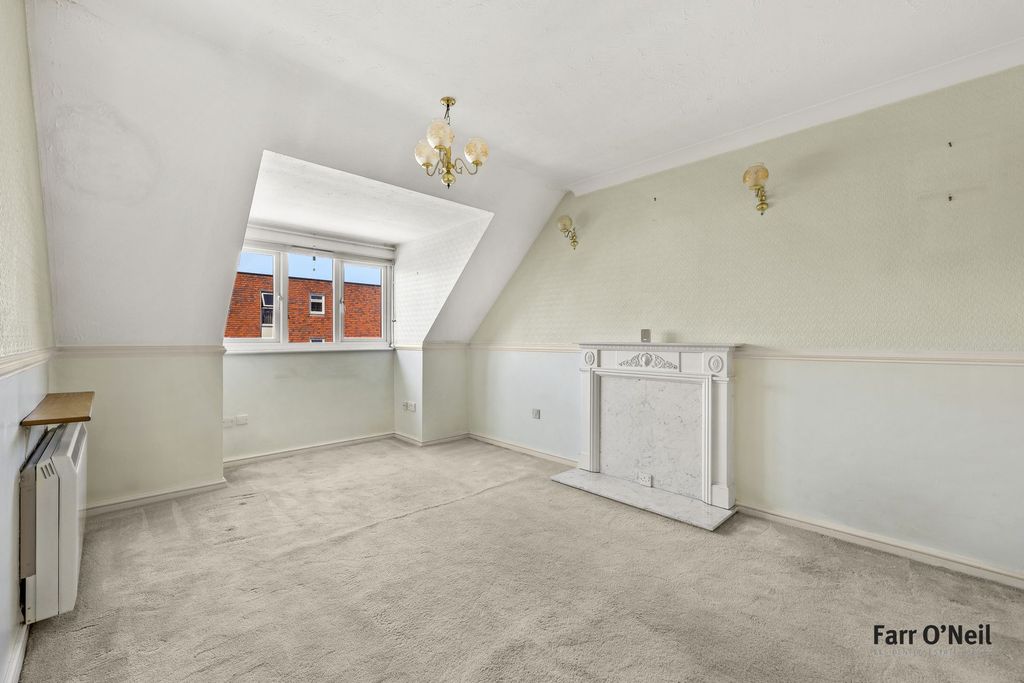 Property photo 2 of 18 Photo 4