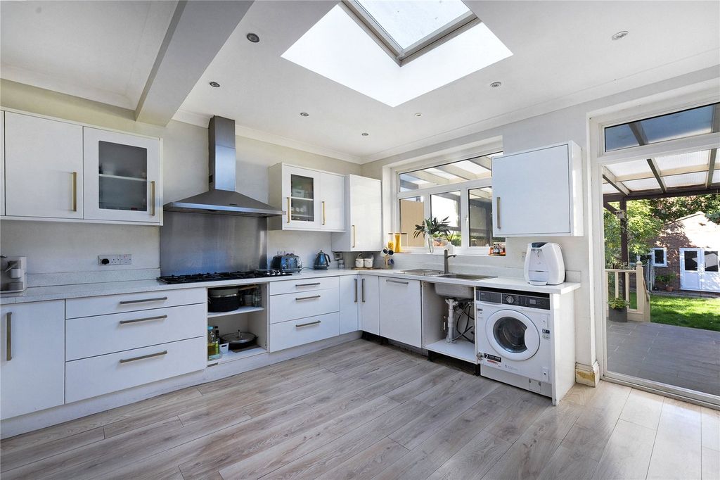 Property photo 3 of 31 Picture No. 25