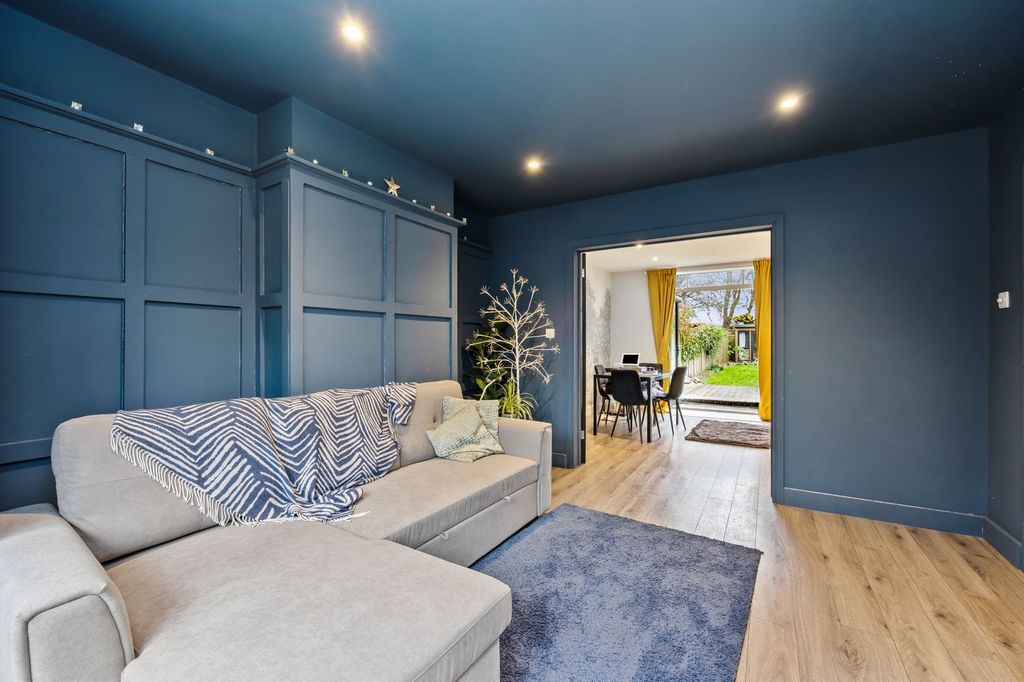 Property photo 2 of 23