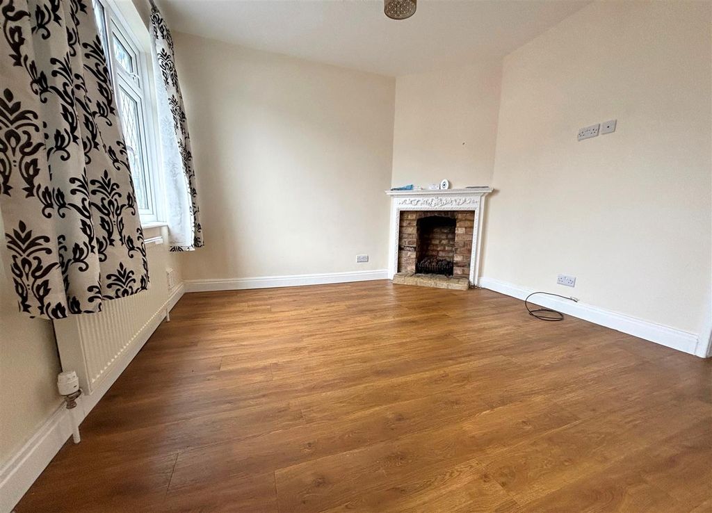 Property photo 2 of 11 Reception Room