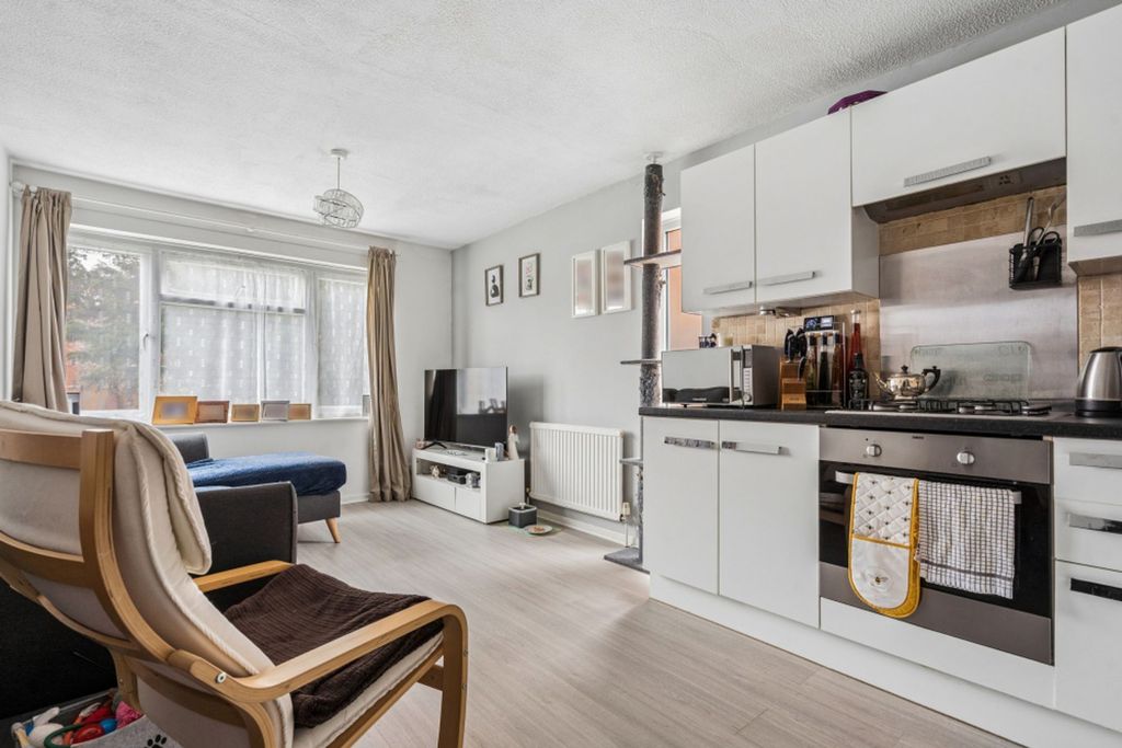 Property photo 2 of 13