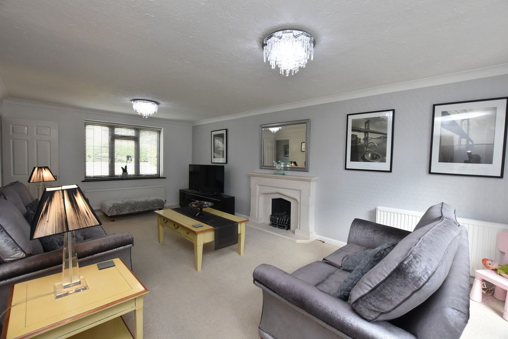 Property photo 3 of 24