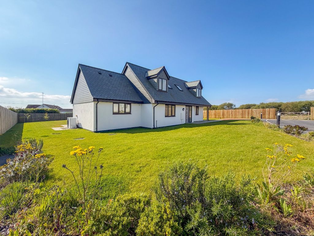 Property photo 2 of 31 5134173