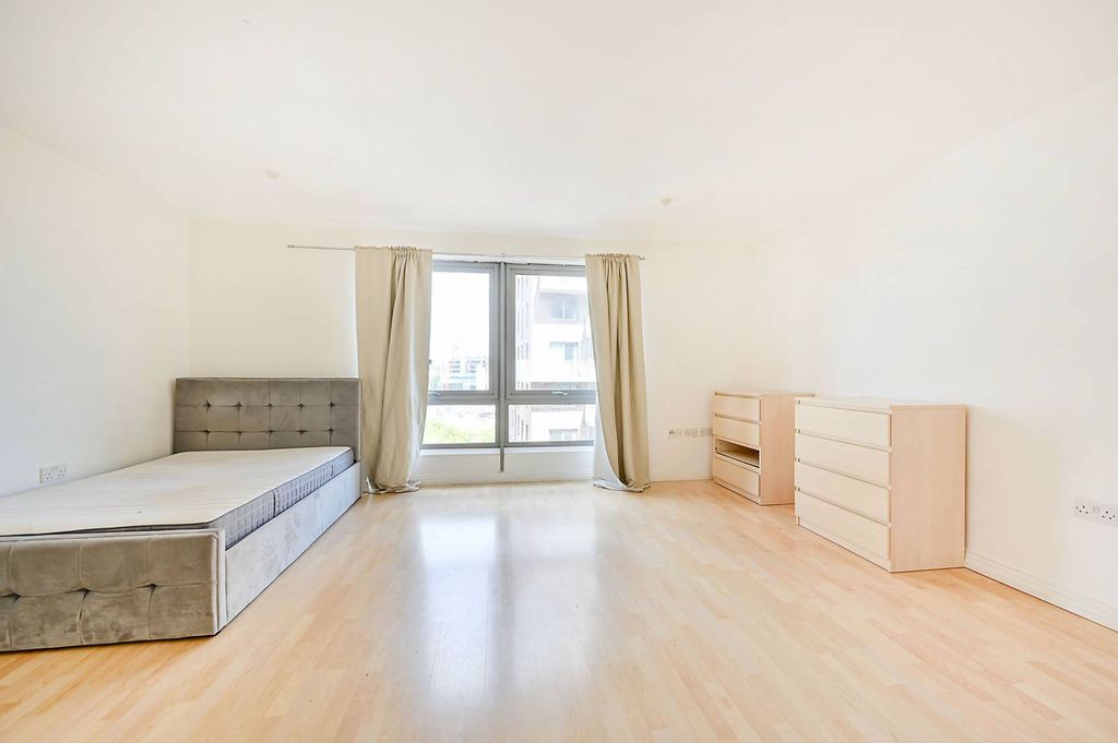 Property photo 2 of 5