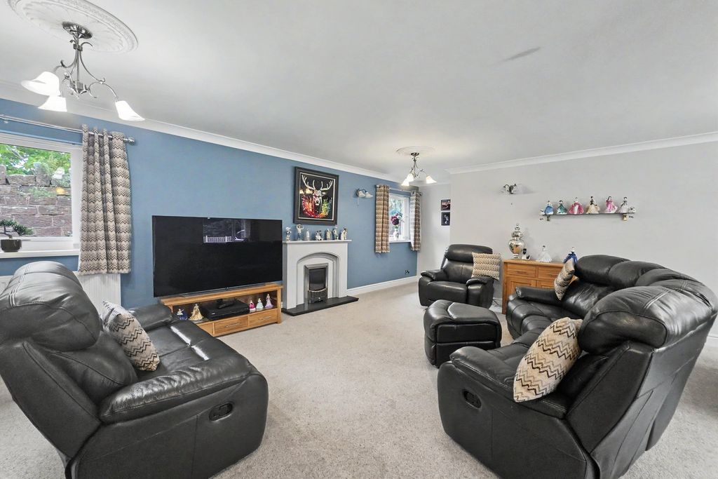 Property photo 3 of 23