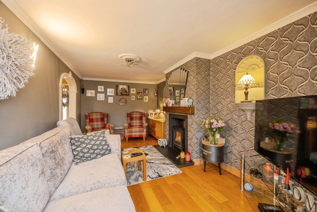 Property photo 2 of 23 Pbox-Img.Jpg