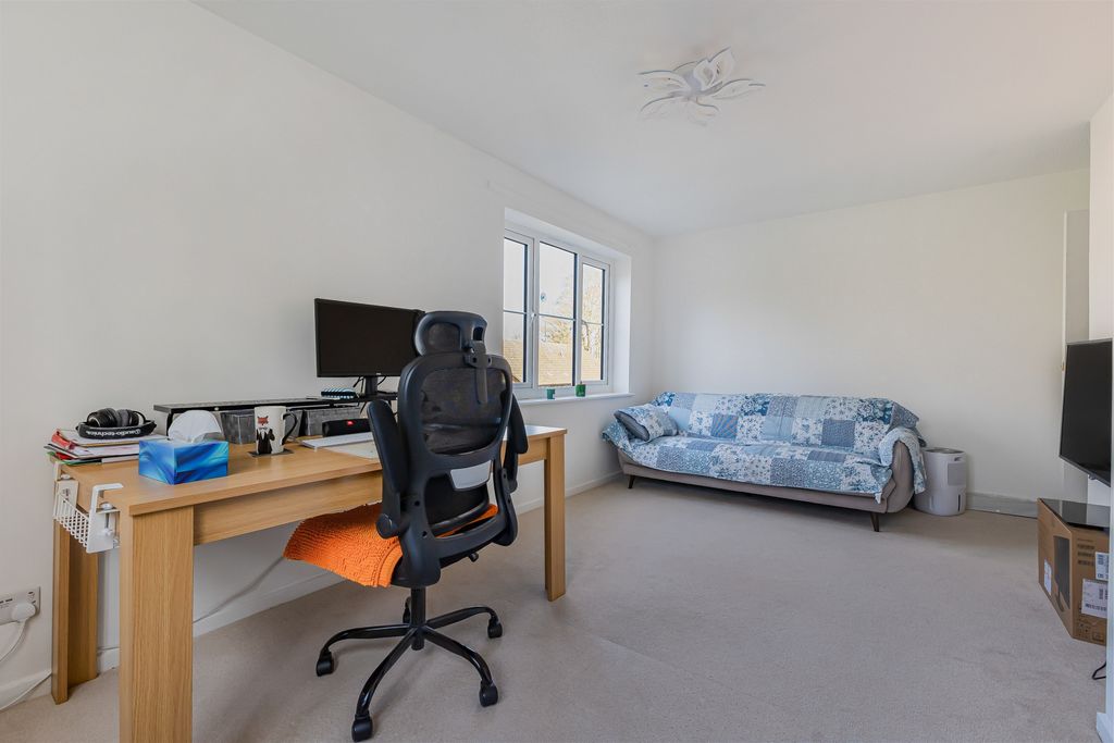 Property photo 3 of 12 Photo 9