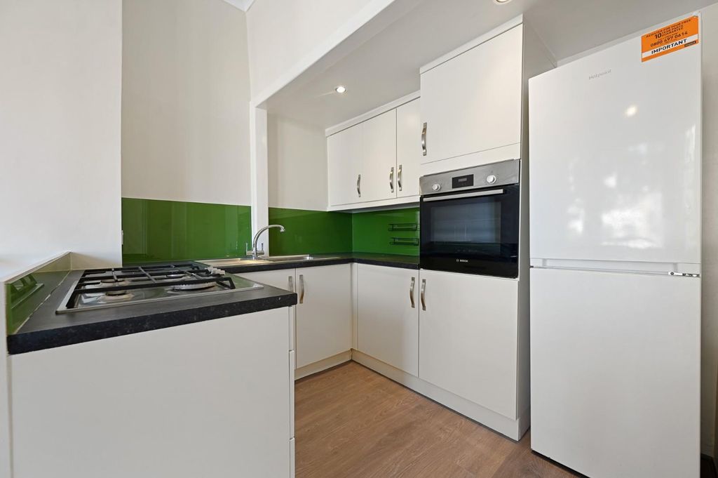 Property photo 3 of 6 Fbl - Gff, 55 St Stephens Avenue - 9 (1).Jpg