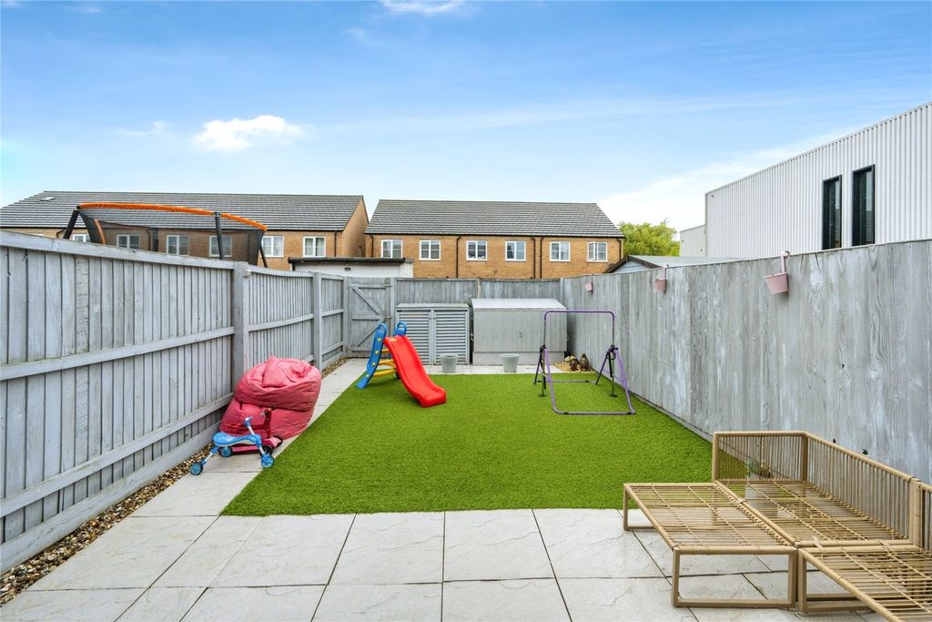 Property photo 2 of 17 Picture No. 14