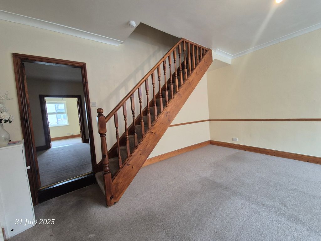 Property photo 2 of 34