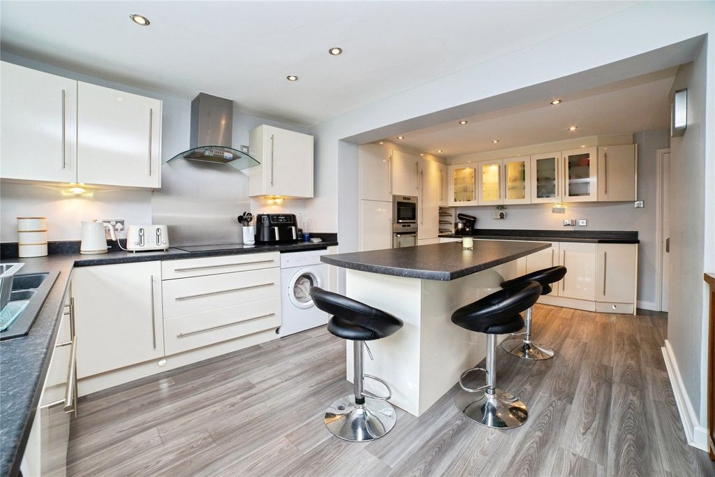 Property photo 2 of 25 Picture No. 34