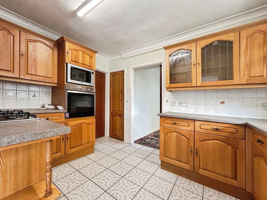 Property photo 2 of 22