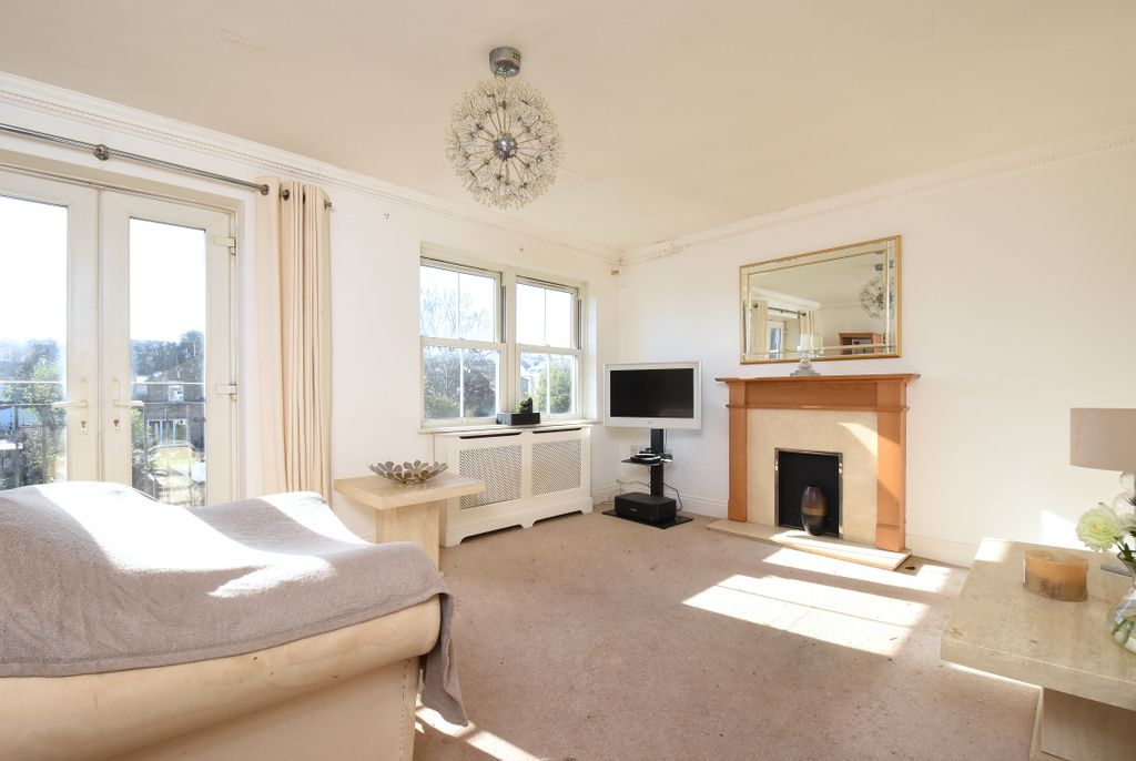 Property photo 3 of 6