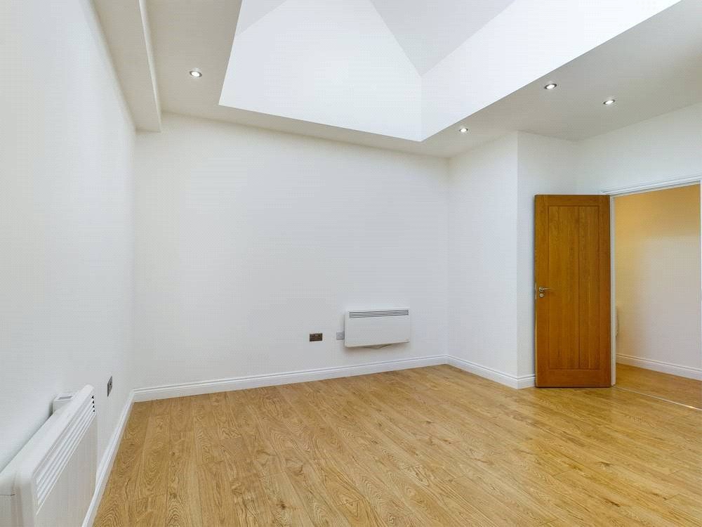 Property photo 3 of 8 Picture No. 07