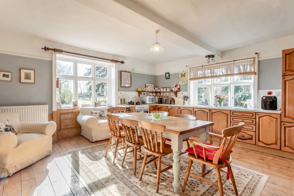 Property photo 2 of 19