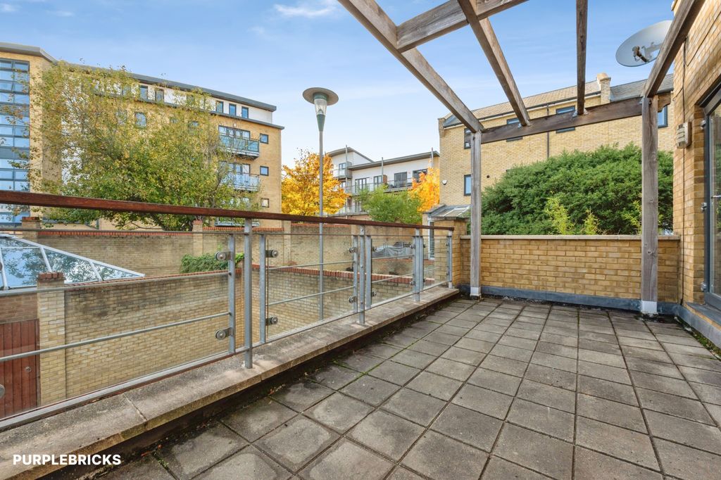 Property photo 3 of 13 Sun Terrace