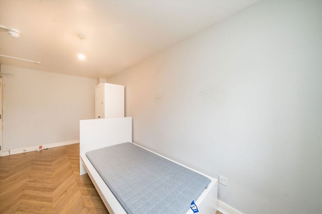 Property photo 3 of 3