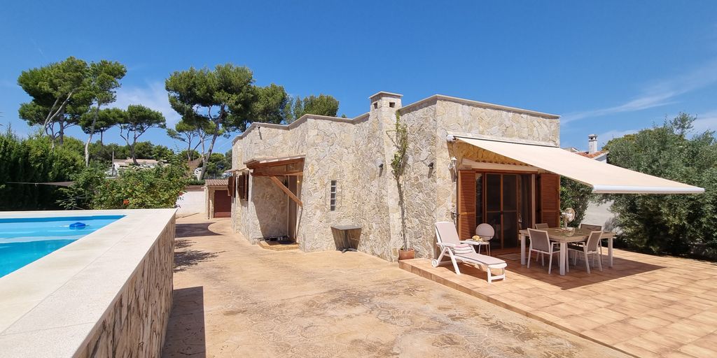 Property photo 2 of 16 002.Jpg