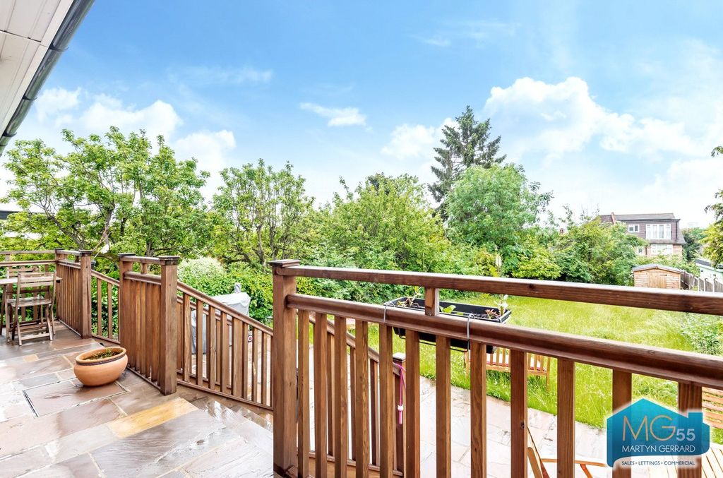 Property photo 3 of 11 Picture No. 35